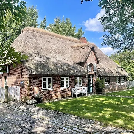 Holiday home Poerksen Huus *